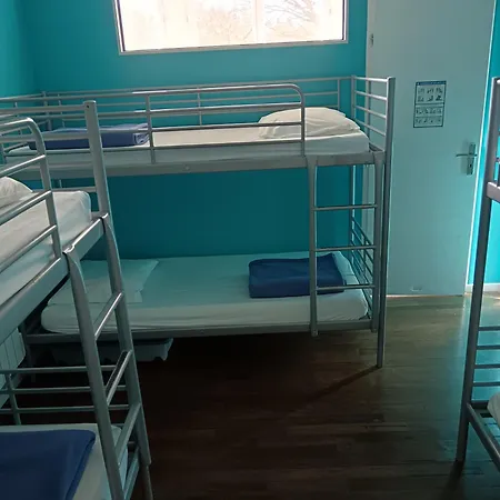 Hostel D'etape Port De Carhaix-Plouguer